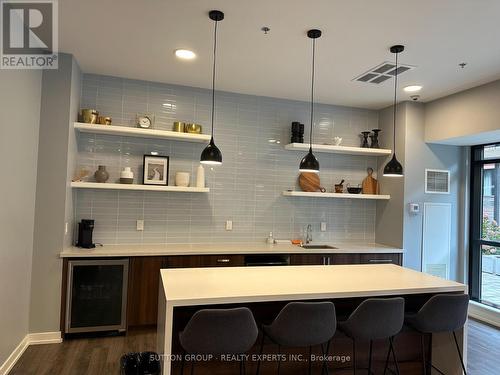 105 - 50 Ann Street, Caledon, ON - Indoor Photo Showing Kitchen With Upgraded Kitchen