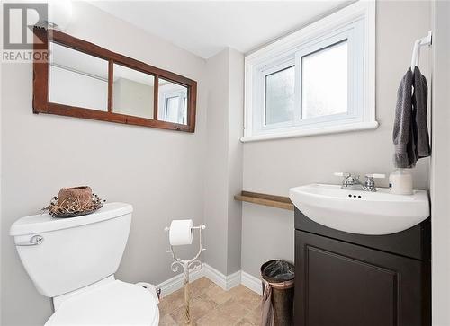 76 Brock Street S, Perth, ON - Indoor Photo Showing Bathroom