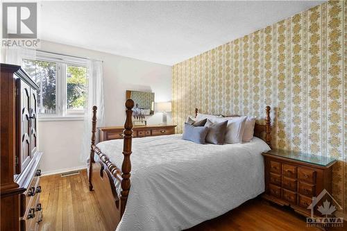 71 Viewmount Drive, Ottawa, ON - Indoor Photo Showing Bedroom