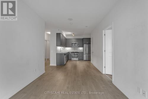 3508 - 7895 Jane Street, Vaughan, ON - Indoor Photo Showing Kitchen