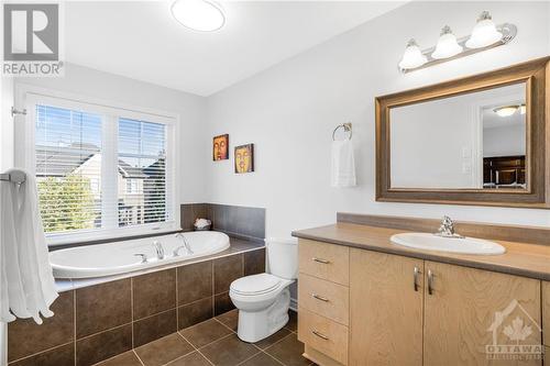 Ensuite bathroom - 715 Hazelnut Crescent, Ottawa, ON - Indoor Photo Showing Bathroom