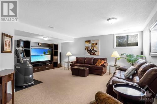 Recreation room - 715 Hazelnut Crescent, Ottawa, ON - Indoor Photo Showing Living Room