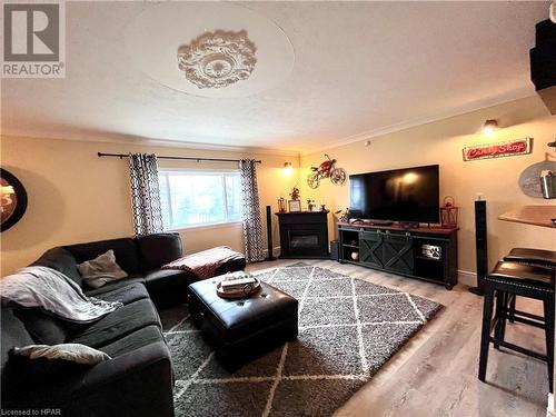 98 Elgin Avenue W, Goderich, ON - Indoor Photo Showing Living Room With Fireplace