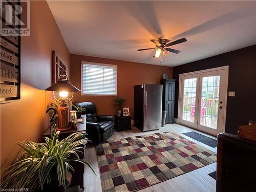 98 Elgin Avenue W, Goderich, ON - Indoor Photo Showing Bedroom