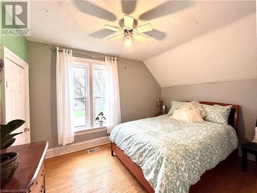 98 Elgin Avenue W, Goderich, ON - Indoor Photo Showing Bedroom