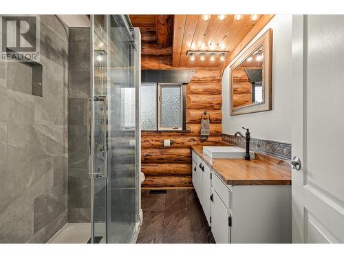 1725 Keloka Drive, West Kelowna, BC - Indoor Photo Showing Bathroom