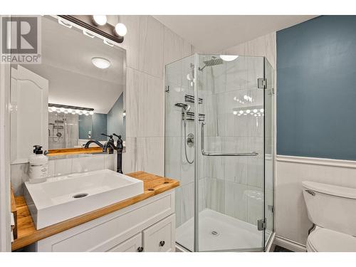 1725 Keloka Drive, West Kelowna, BC - Indoor Photo Showing Bathroom