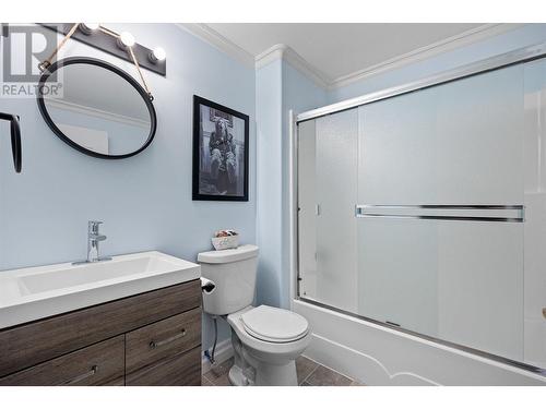 1725 Keloka Drive, West Kelowna, BC - Indoor Photo Showing Bathroom