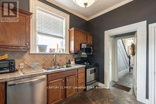 56 Riverview Avenue, London, ON - Indoor Photo Showing Kitchen With Double Sink