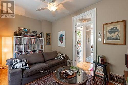 56 Riverview Avenue, London, ON - Indoor Photo Showing Living Room