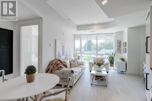 117 - 2201 Kingston Road, Toronto, ON - Indoor Photo Showing Living Room