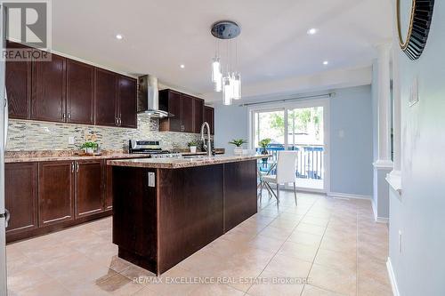 1218 Leslie Drive, Innisfil, ON - Indoor Photo Showing Kitchen With Upgraded Kitchen