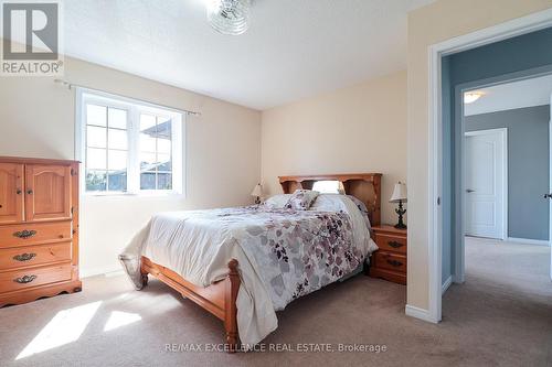 1218 Leslie Drive, Innisfil, ON - Indoor Photo Showing Bedroom