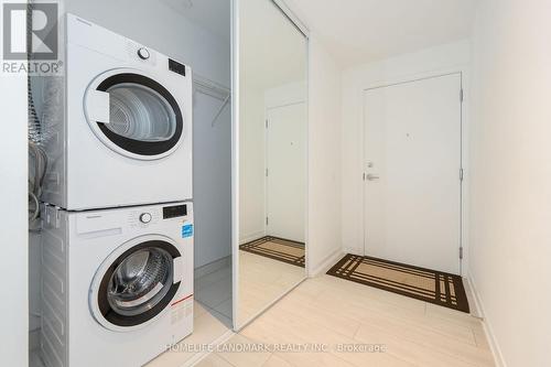 1712 - 950 Portage Parkway, Vaughan, ON - Indoor Photo Showing Laundry Room