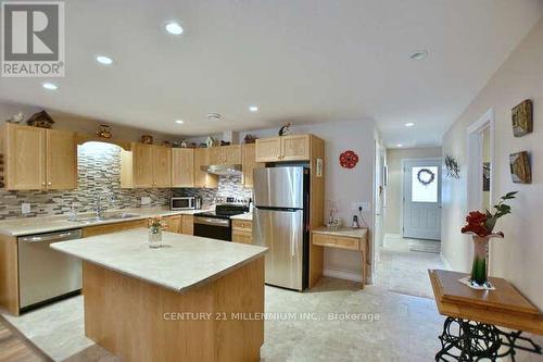 138 Meadow Lane, Wasaga Beach, ON - Indoor Photo Showing Kitchen With Stainless Steel Kitchen