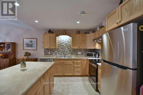 138 Meadow Lane, Wasaga Beach, ON - Indoor Photo Showing Kitchen With Stainless Steel Kitchen