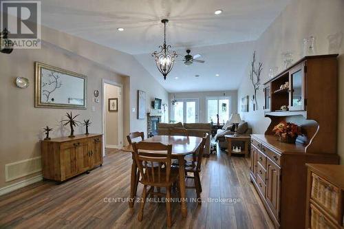 138 Meadow Lane, Wasaga Beach, ON - Indoor Photo Showing Dining Room