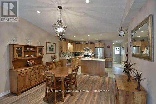 138 Meadow Lane, Wasaga Beach, ON - Indoor Photo Showing Dining Room