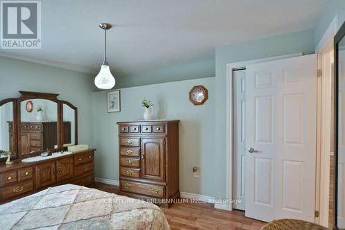 138 Meadow Lane, Wasaga Beach, ON - Indoor Photo Showing Bedroom