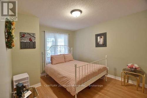 138 Meadow Lane, Wasaga Beach, ON - Indoor Photo Showing Bedroom