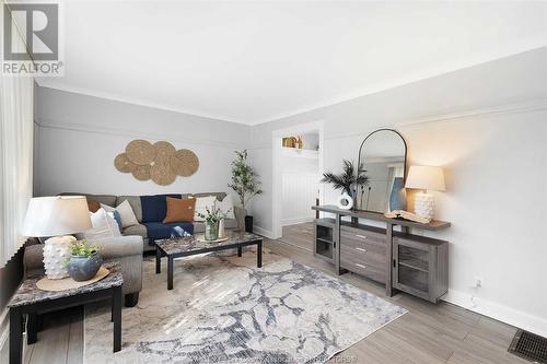 1578 Bruce Avenue, Windsor, ON - Indoor Photo Showing Living Room