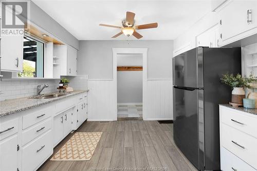 1578 Bruce Avenue, Windsor, ON - Indoor Photo Showing Kitchen