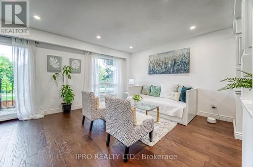 51 - 3525 Brandon Gate Drive, Mississauga, ON - Indoor Photo Showing Living Room