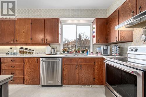 1322 Heustis Drive, Ashcroft, BC - Indoor Photo Showing Kitchen With Double Sink