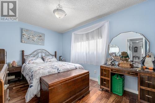 1322 Heustis Drive, Ashcroft, BC - Indoor Photo Showing Bedroom