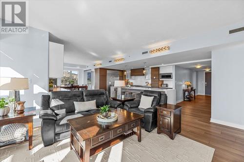 1160 Bernard Avenue Unit# 1209, Kelowna, BC - Indoor Photo Showing Living Room