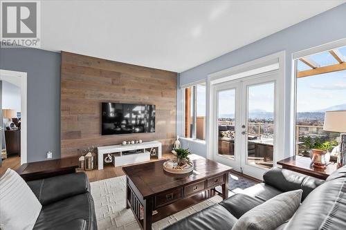 1160 Bernard Avenue Unit# 1209, Kelowna, BC - Indoor Photo Showing Living Room