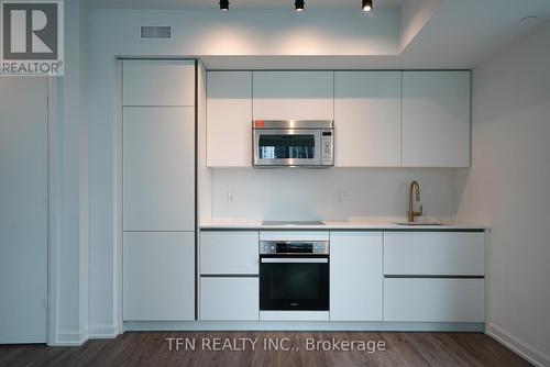 2406 - 327 King Street W, Toronto, ON - Indoor Photo Showing Kitchen