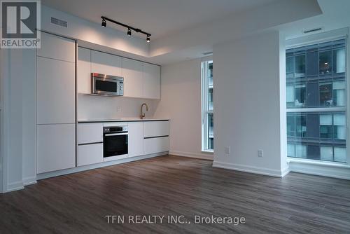 2406 - 327 King Street W, Toronto, ON - Indoor Photo Showing Kitchen