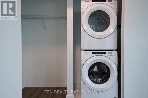 2406 - 327 King Street W, Toronto, ON - Indoor Photo Showing Laundry Room