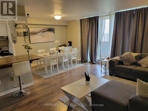 2514 - 5 Massey Square, Toronto, ON - Indoor Photo Showing Living Room