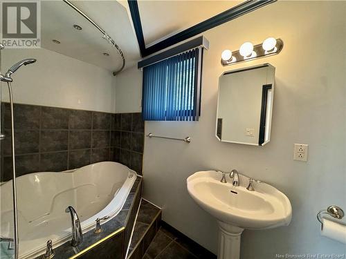 660 Canada Road, Edmundston, NB - Indoor Photo Showing Bathroom