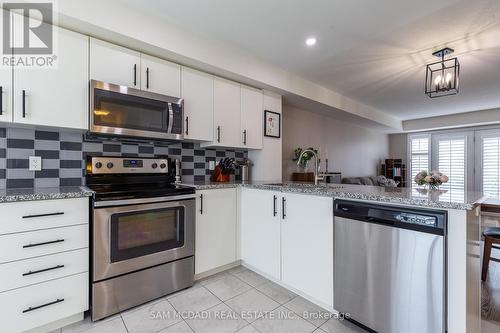 156 - 156 Watson Parkway N, Guelph, ON - Indoor Photo Showing Kitchen