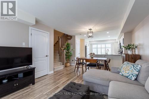 156 - 156 Watson Parkway N, Guelph, ON - Indoor Photo Showing Living Room