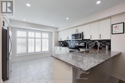 156 - 156 Watson Parkway N, Guelph, ON - Indoor Photo Showing Kitchen With Double Sink With Upgraded Kitchen