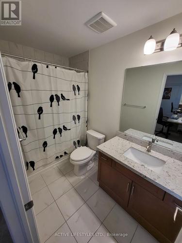 725 Kennedy Circle W, Milton, ON - Indoor Photo Showing Bathroom