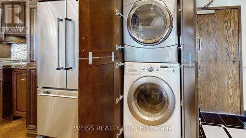 1406 - 2287 Lake Shore Boulevard W, Toronto, ON - Indoor Photo Showing Laundry Room