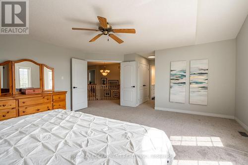 2405 Orchard Road, Burlington, ON - Indoor Photo Showing Bedroom