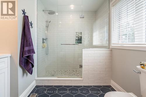 2405 Orchard Road, Burlington, ON - Indoor Photo Showing Bathroom