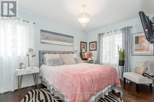 130 New York Avenue, Wasaga Beach, ON - Indoor Photo Showing Bedroom