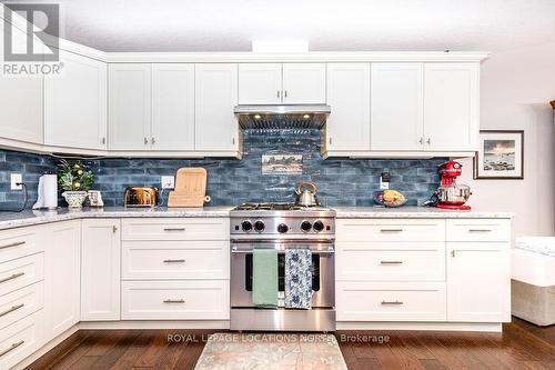 130 New York Avenue, Wasaga Beach, ON - Indoor Photo Showing Kitchen