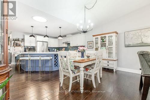 130 New York Avenue, Wasaga Beach, ON - Indoor Photo Showing Dining Room