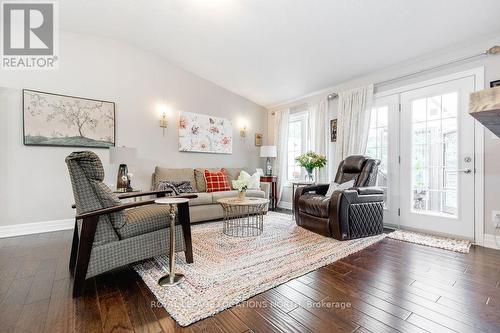 130 New York Avenue, Wasaga Beach, ON - Indoor Photo Showing Living Room