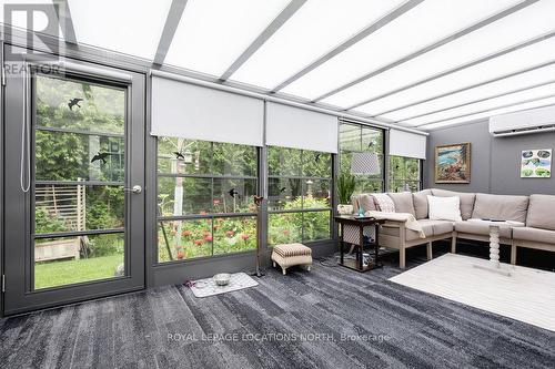 130 New York Avenue, Wasaga Beach, ON - Indoor Photo Showing Living Room