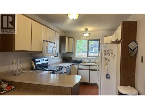 5297 Cambridge Road, Prince George, BC - Indoor Photo Showing Kitchen