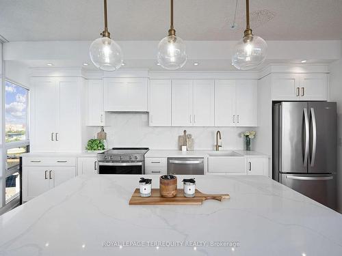 1308-15 Bruyeres Mews, Toronto, ON - Indoor Photo Showing Kitchen With Stainless Steel Kitchen